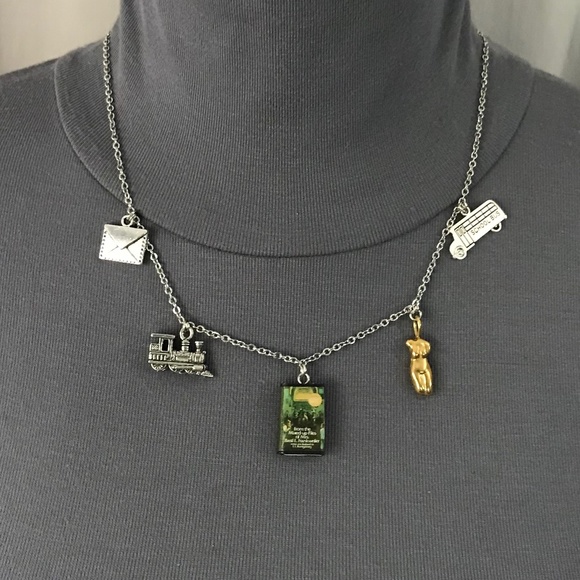 Mixed-up Files of Mrs. Basil E. Frankweiler by Konigsburg Handmade Book Necklace - Picture 6 of 15